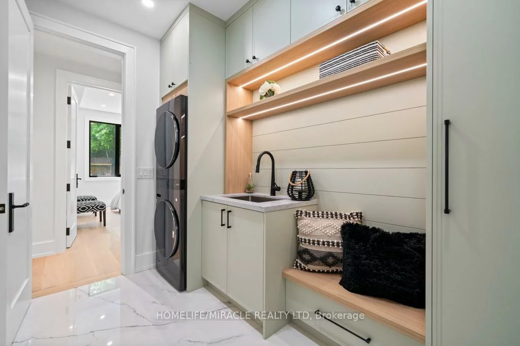 282, Maurice, 1002 - CO Central, Oakville