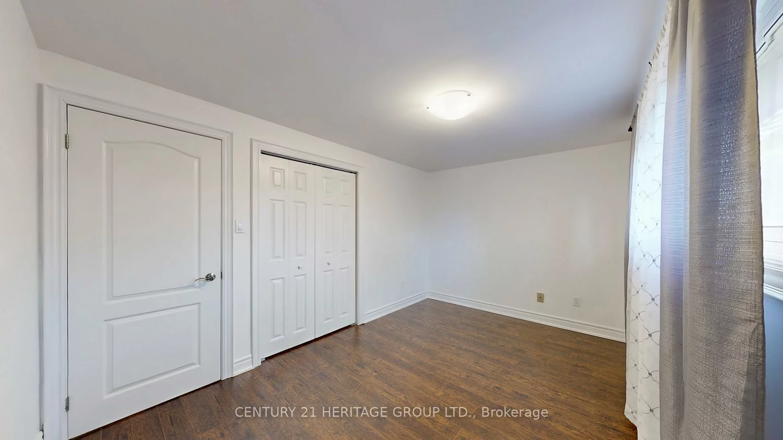 194, Sewell, 1003 - CP College Park, Oakville