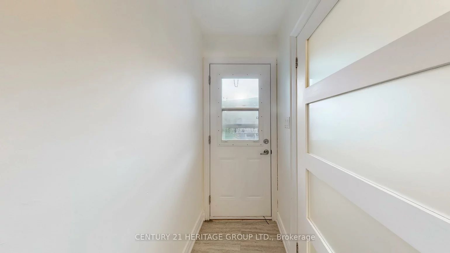 194, Sewell, 1003 - CP College Park, Oakville