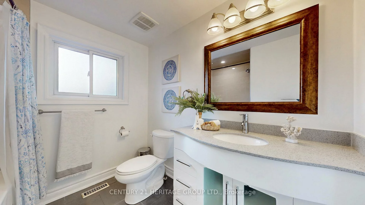 194, Sewell, 1003 - CP College Park, Oakville