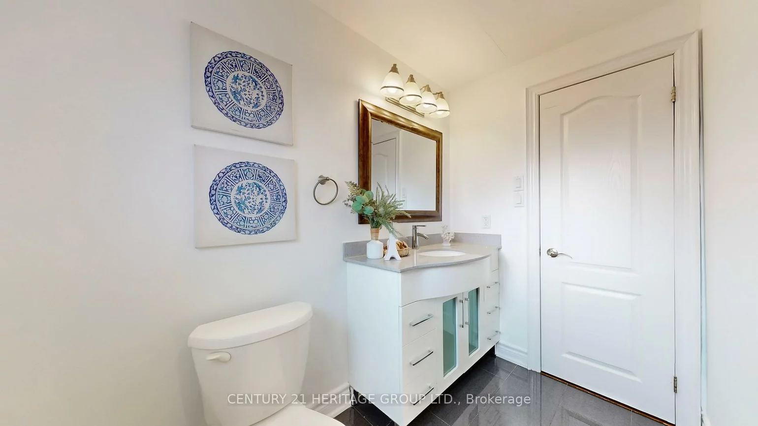 194, Sewell, 1003 - CP College Park, Oakville