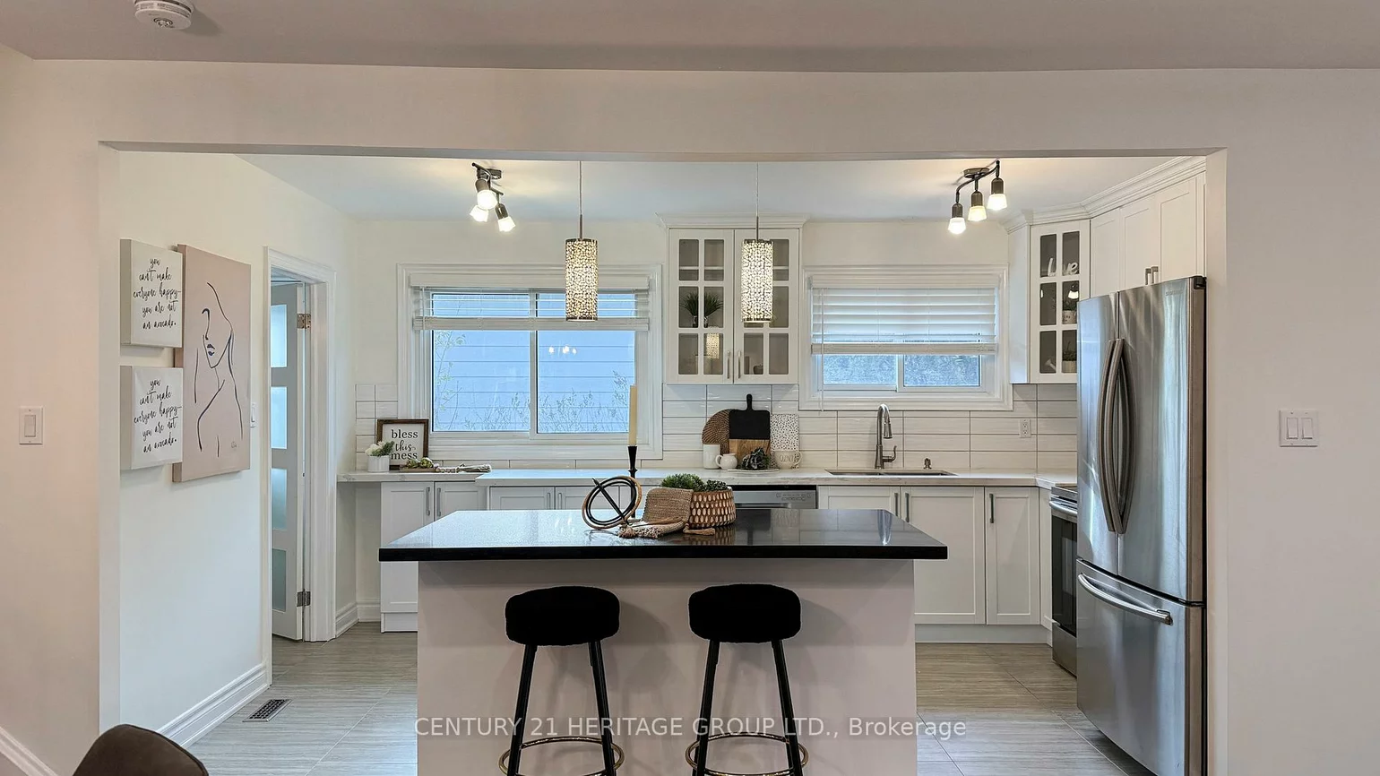 194, Sewell, 1003 - CP College Park, Oakville