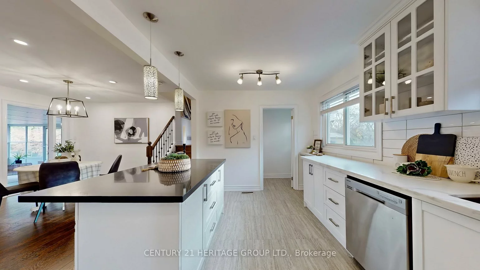 194, Sewell, 1003 - CP College Park, Oakville