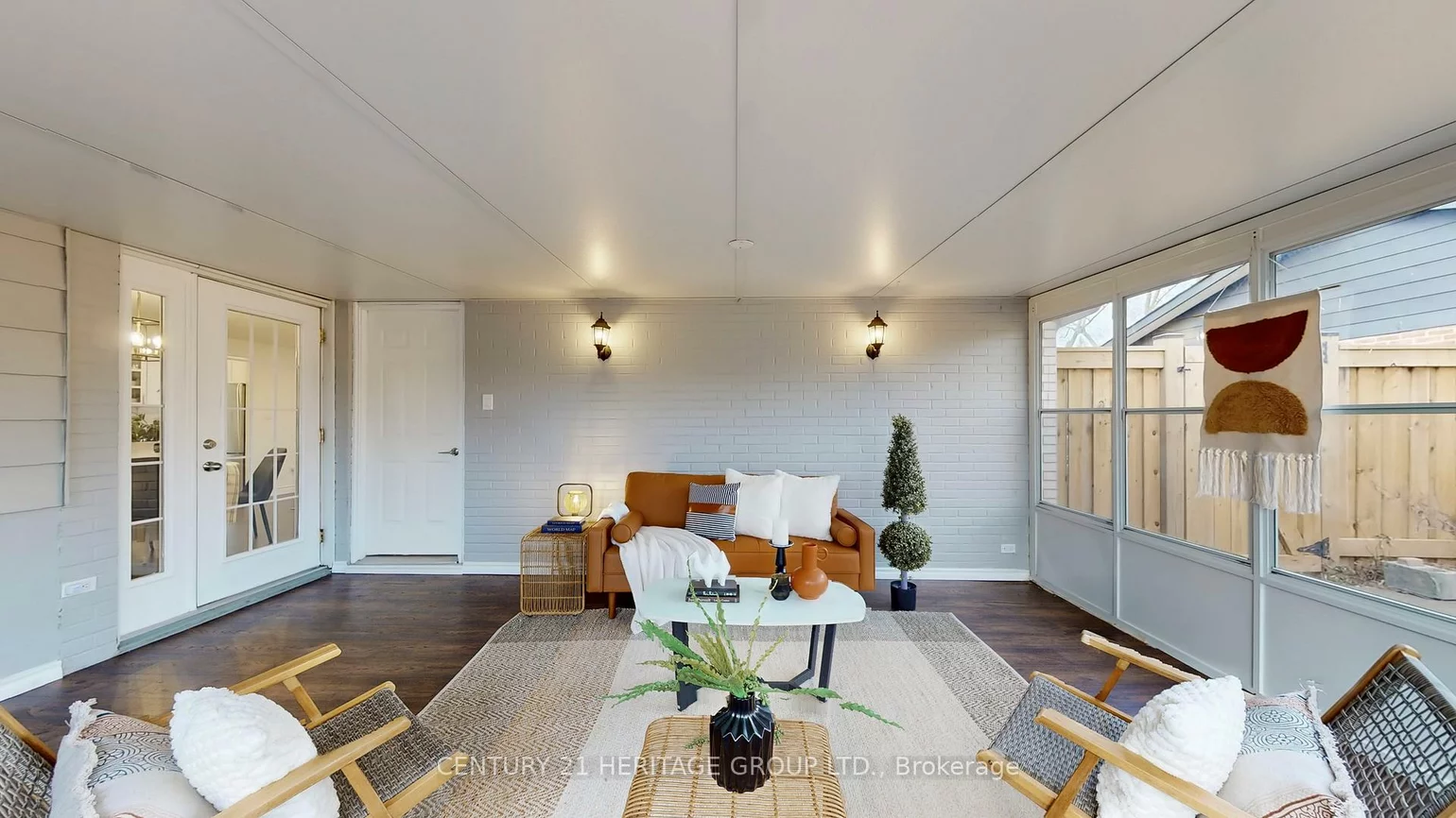 194, Sewell, 1003 - CP College Park, Oakville