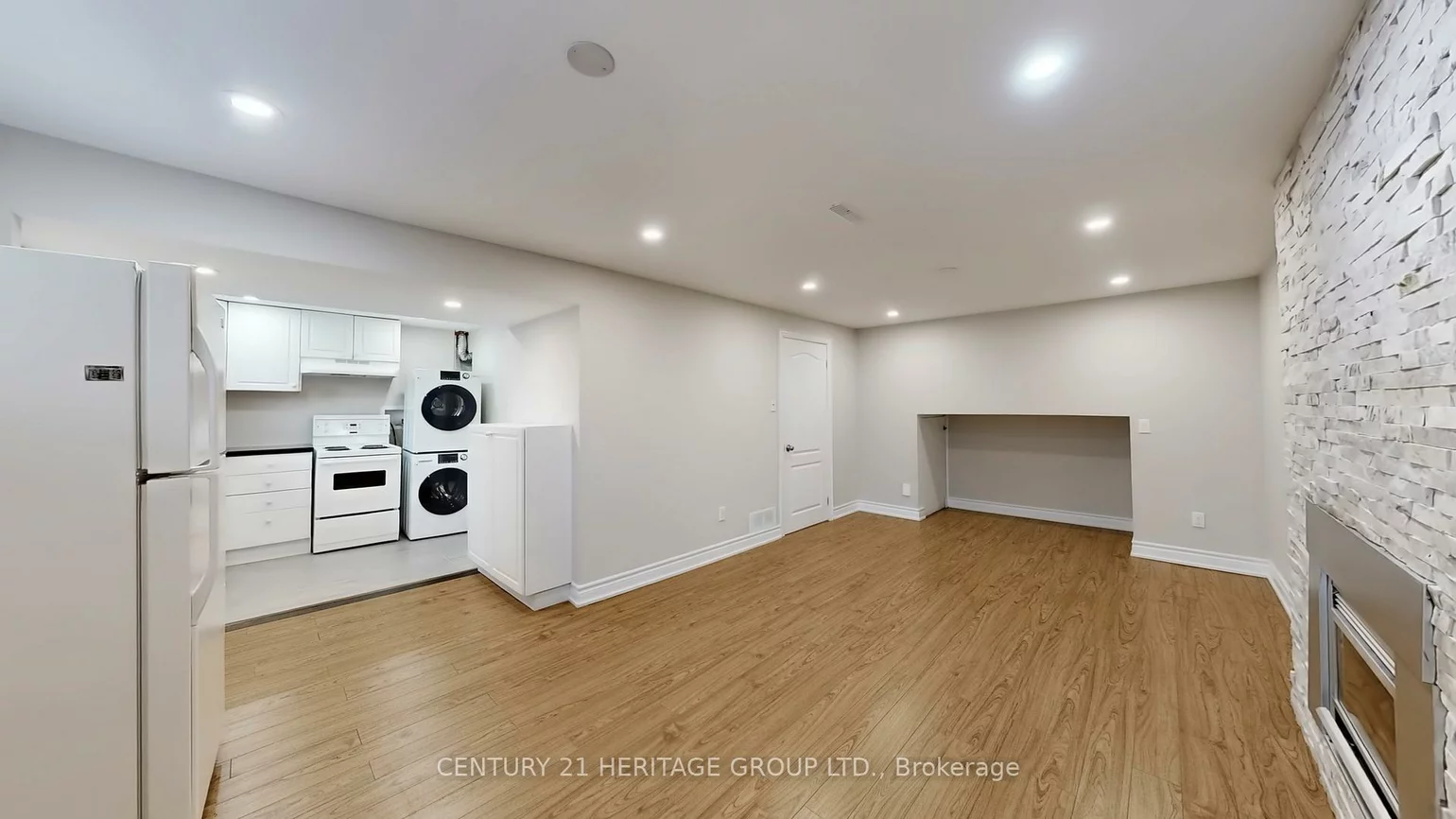 194, Sewell, 1003 - CP College Park, Oakville