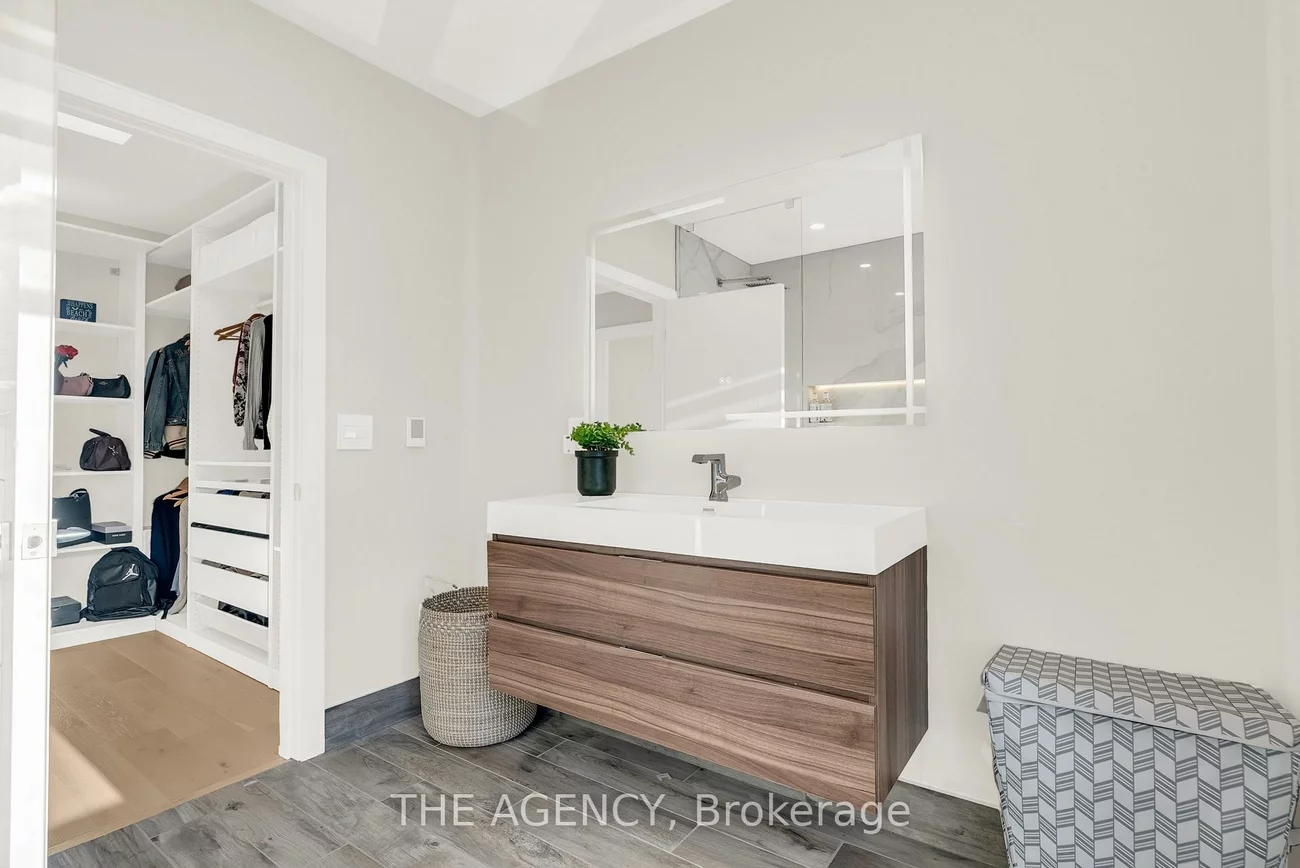 519, Third, 1020 - WO West, Oakville