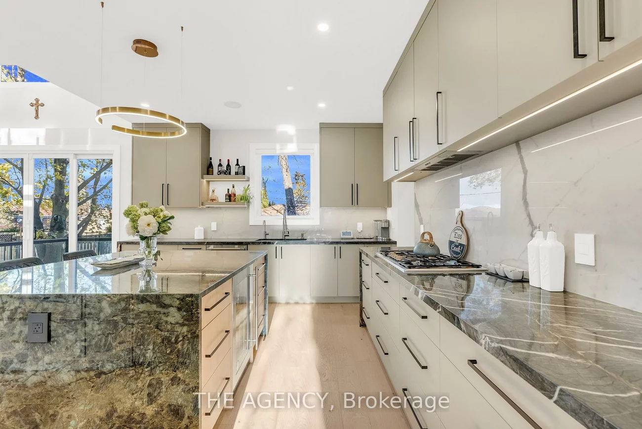 519, Third, 1020 - WO West, Oakville