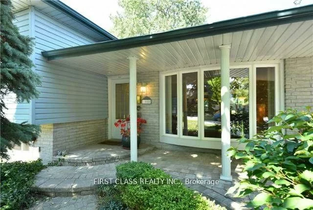 1085, Pearson, 1003 - CP College Park, Oakville