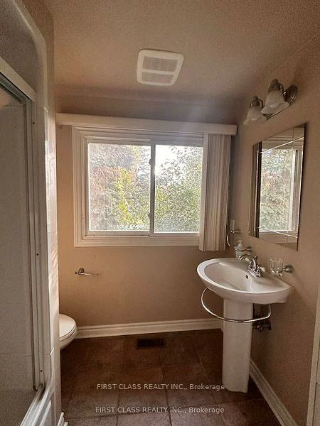 1085, Pearson, 1003 - CP College Park, Oakville