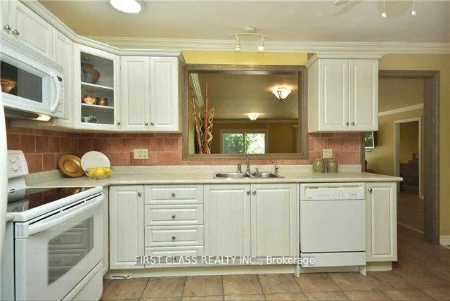 1085, Pearson, 1003 - CP College Park, Oakville