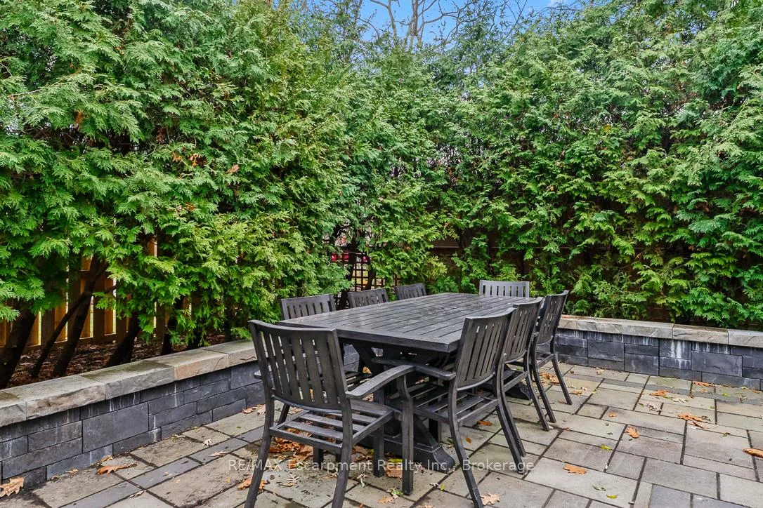 68, Glenmanor, 1002 - CO Central, Oakville