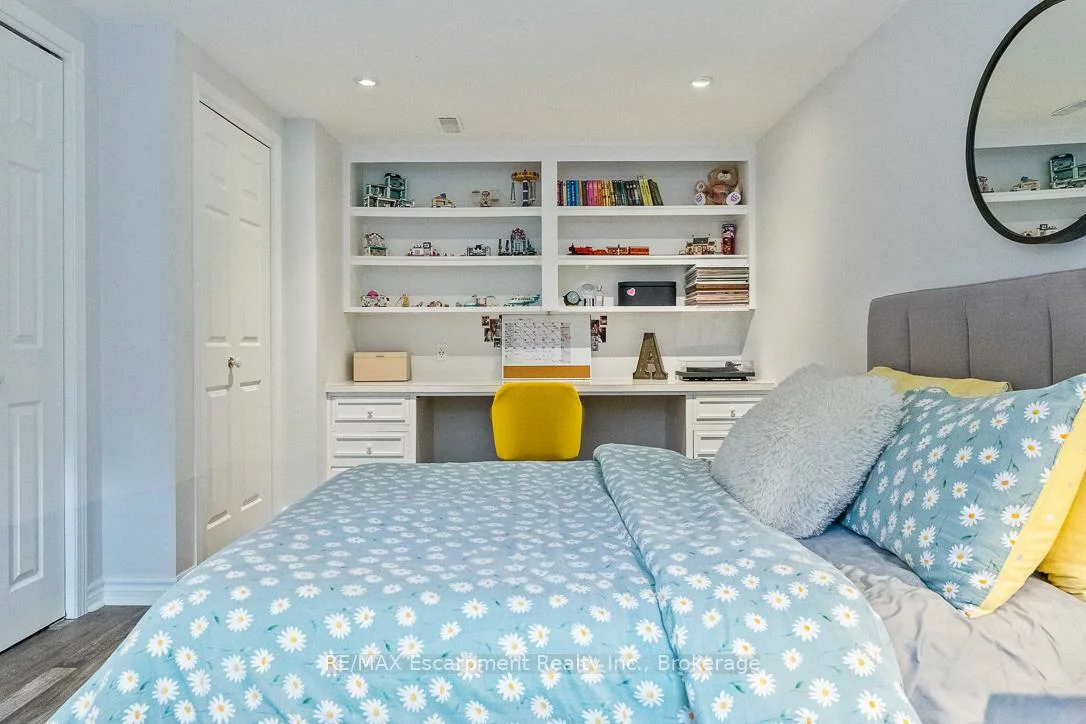 68, Glenmanor, 1002 - CO Central, Oakville