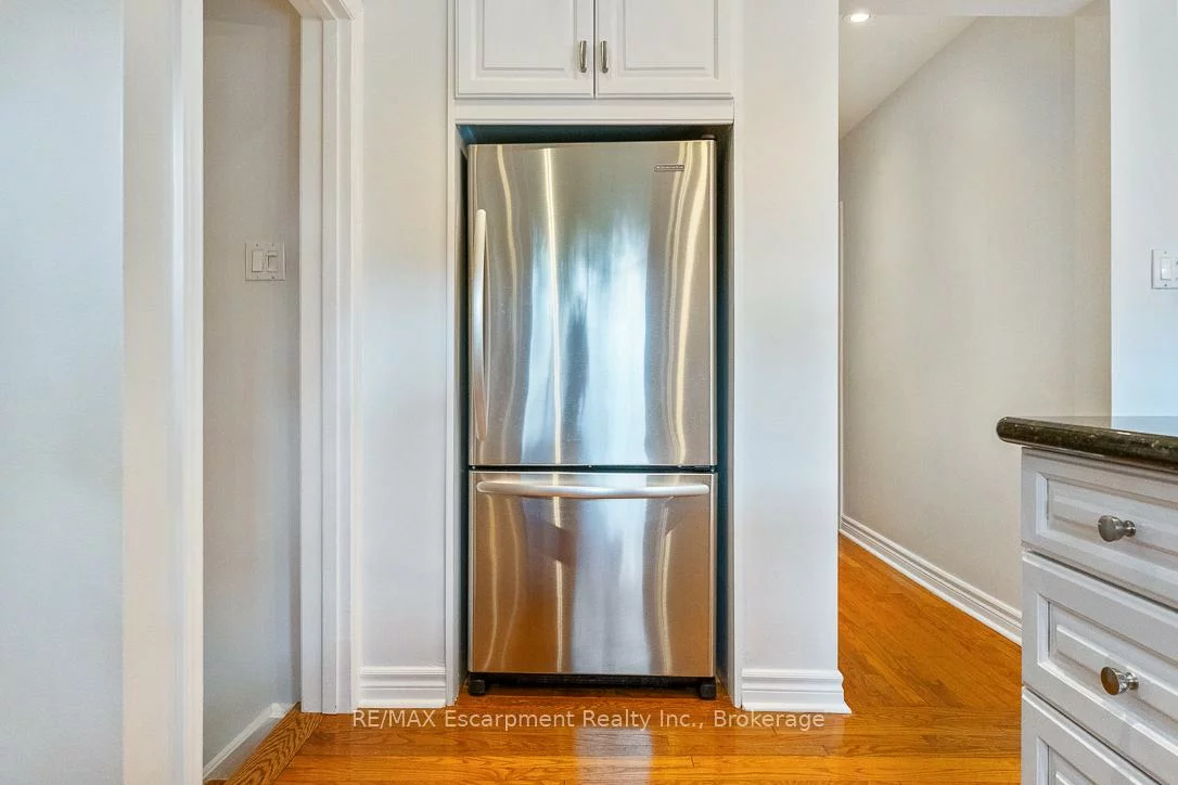 68, Glenmanor, 1002 - CO Central, Oakville