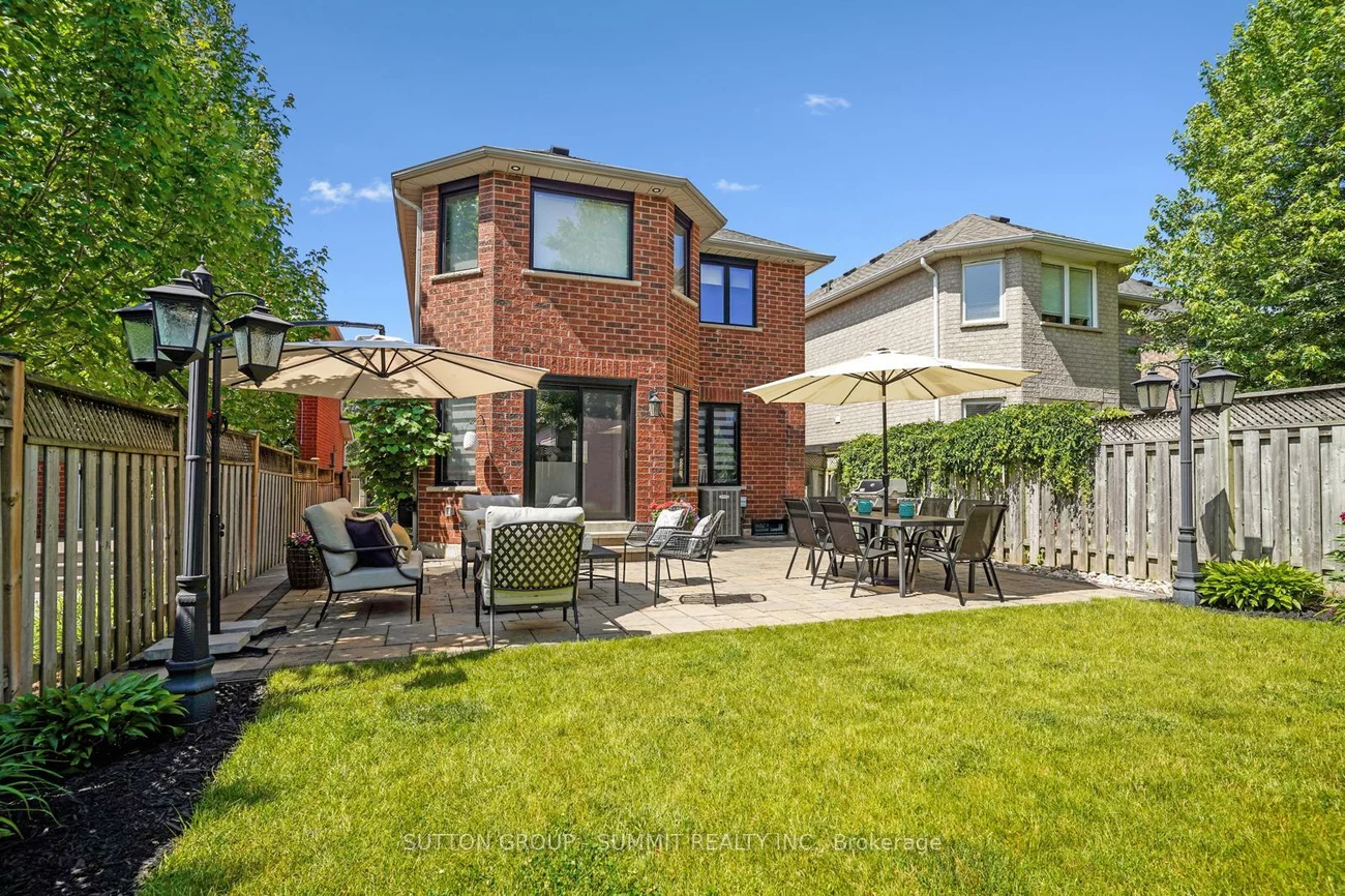 2413, Gladstone, 1015 - RO River Oaks, Oakville