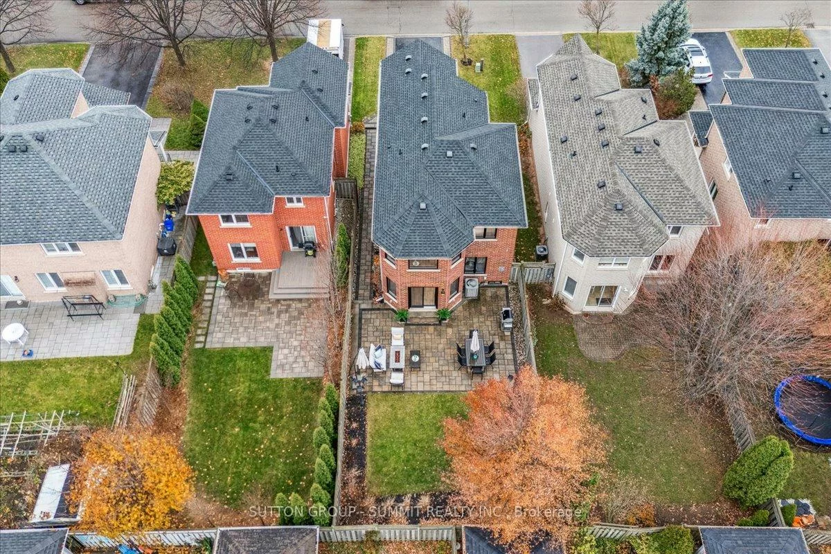 2413, Gladstone, 1015 - RO River Oaks, Oakville