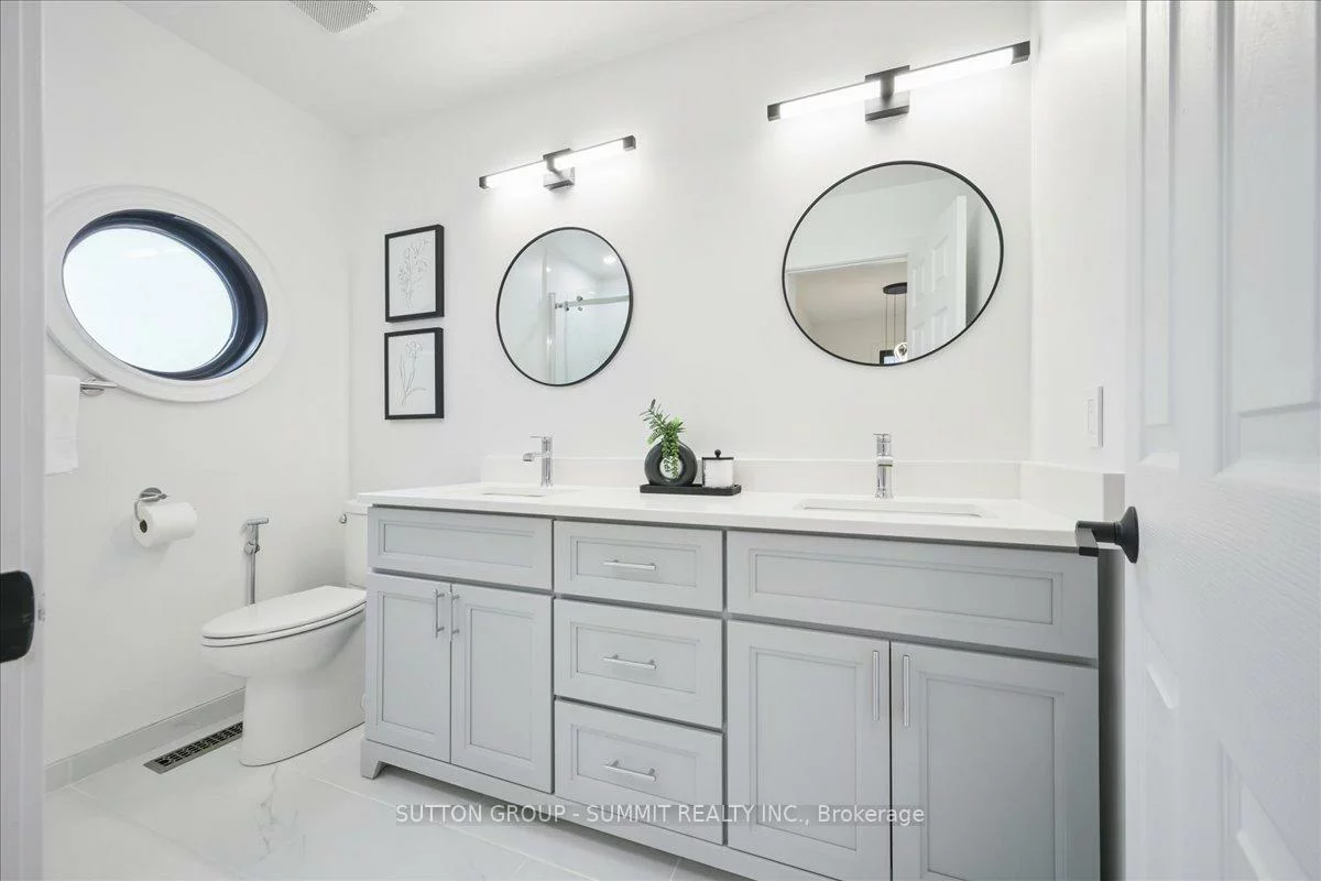 2413, Gladstone, 1015 - RO River Oaks, Oakville