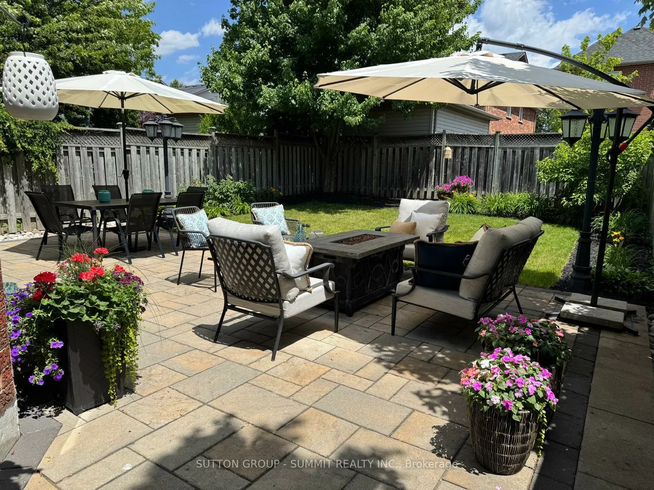 2413, Gladstone, 1015 - RO River Oaks, Oakville