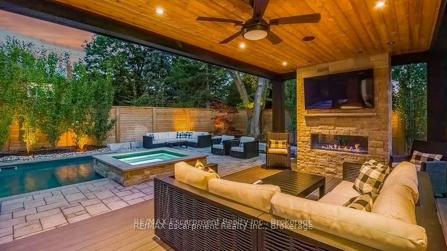 484, Aspen Forest, 1006 - FD Ford, Oakville