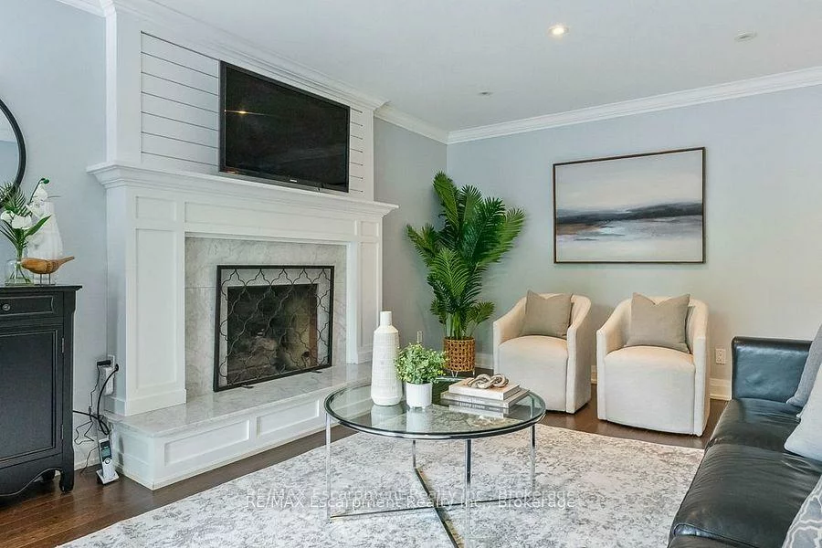 484, Aspen Forest, 1006 - FD Ford, Oakville