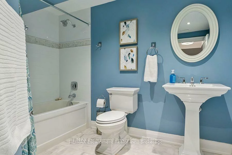 484, Aspen Forest, 1006 - FD Ford, Oakville