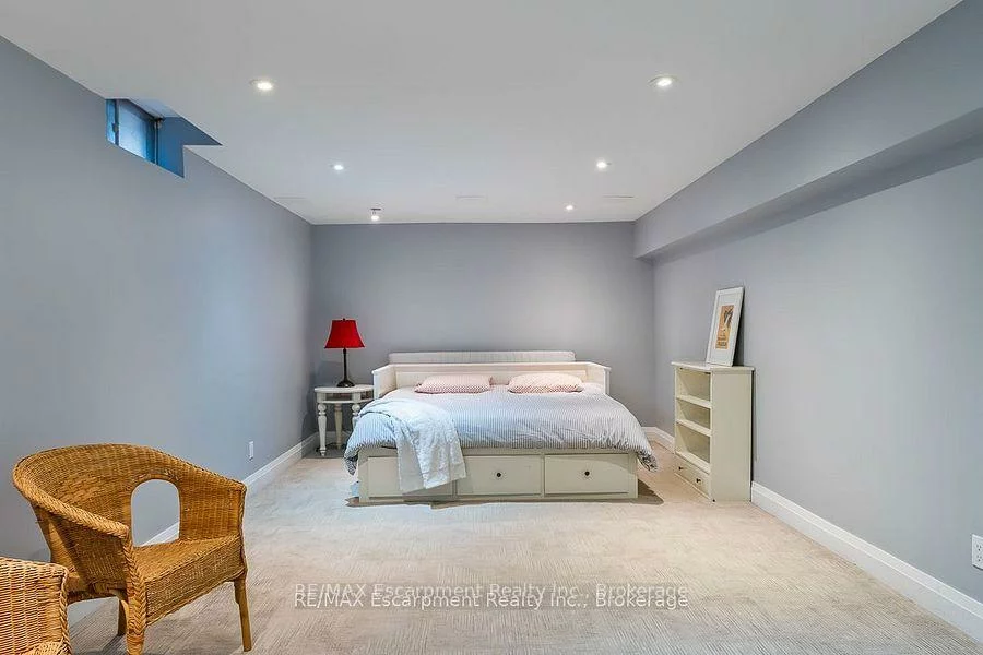 484, Aspen Forest, 1006 - FD Ford, Oakville