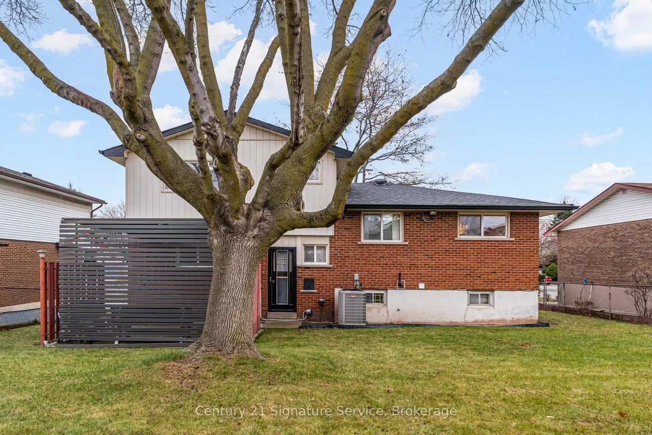 227, Elmwood, 1002 - CO Central, Oakville