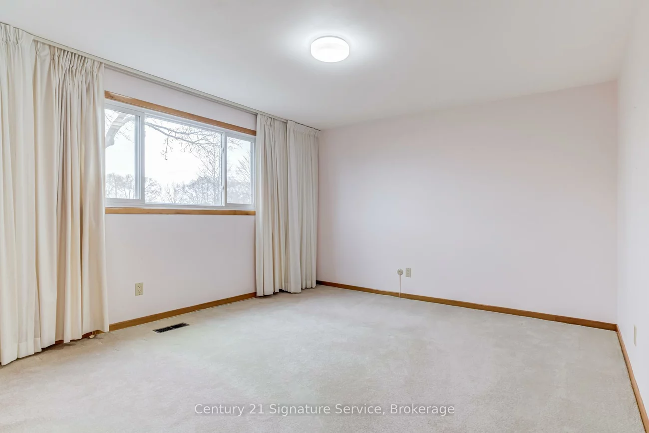 227, Elmwood, 1002 - CO Central, Oakville