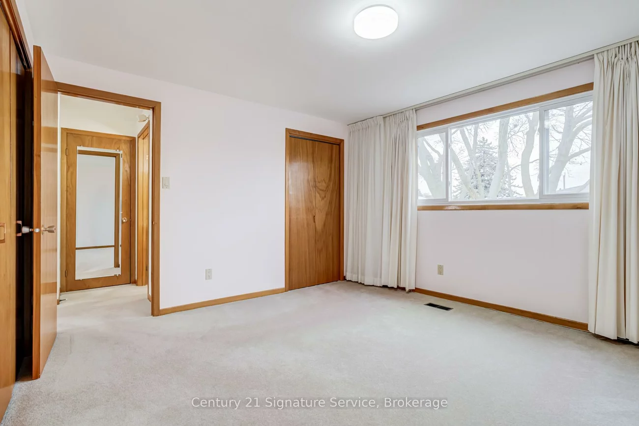 227, Elmwood, 1002 - CO Central, Oakville