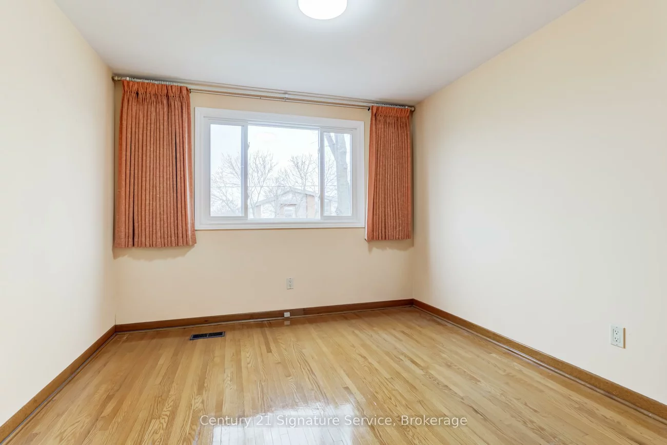 227, Elmwood, 1002 - CO Central, Oakville