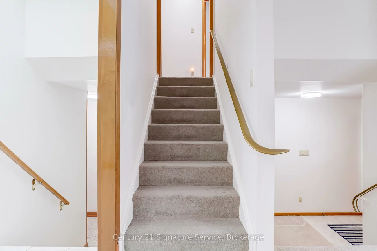 227, Elmwood, 1002 - CO Central, Oakville