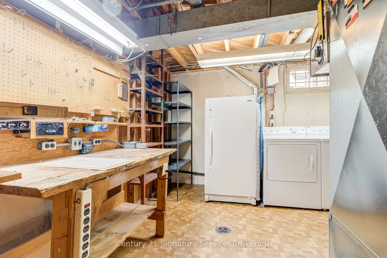 227, Elmwood, 1002 - CO Central, Oakville