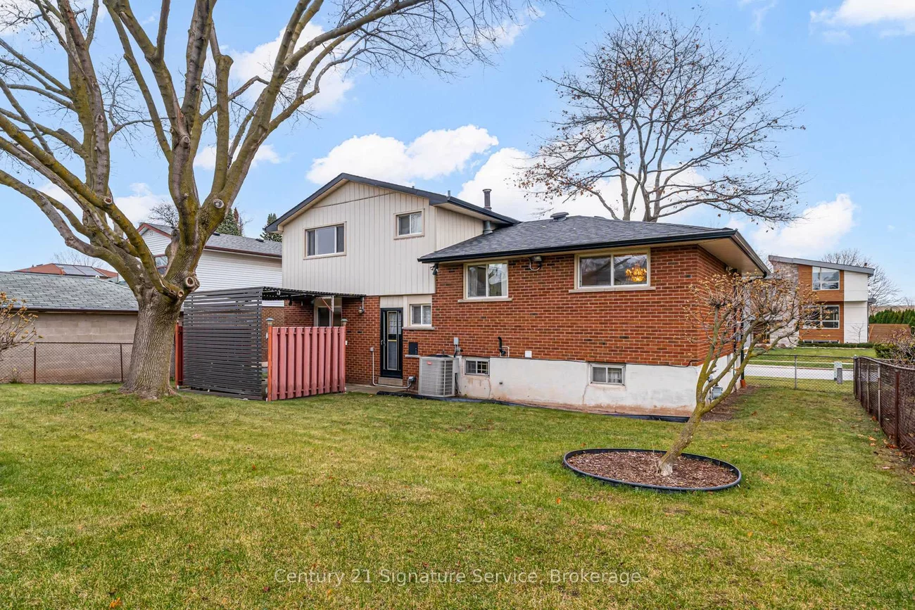 227, Elmwood, 1002 - CO Central, Oakville