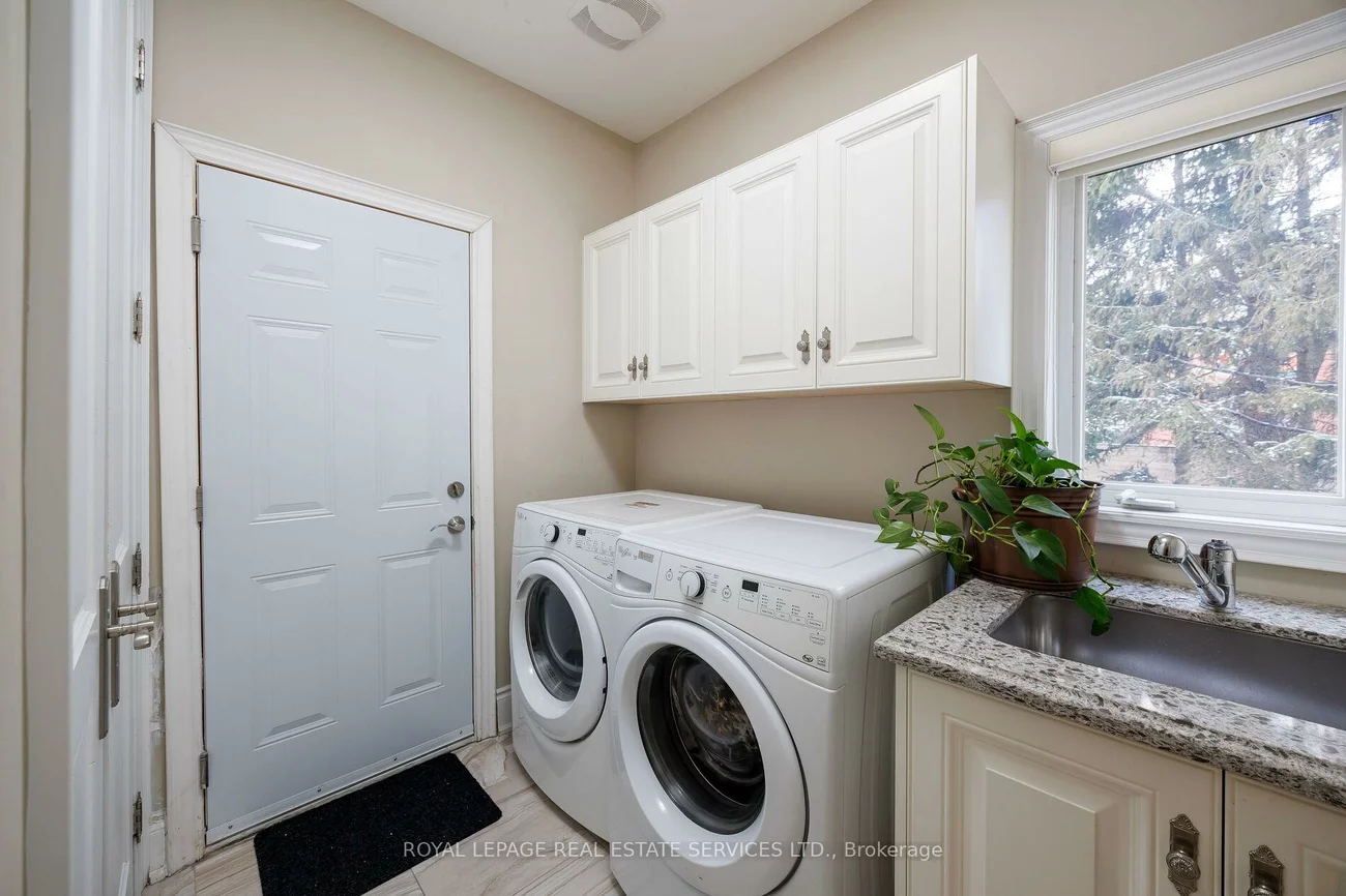 125, Paliser, 1017 - SW Southwest, Oakville