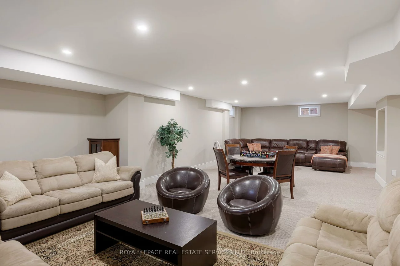 125, Paliser, 1017 - SW Southwest, Oakville