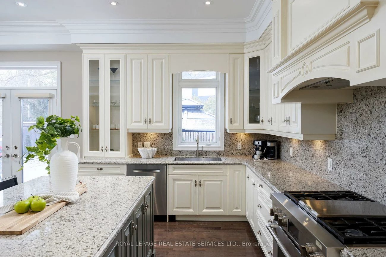 125, Paliser, 1017 - SW Southwest, Oakville