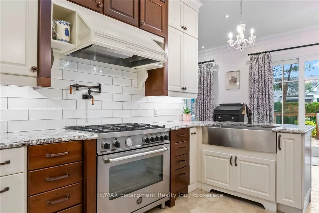 2073, Deramore, 1006 - FD Ford, Oakville