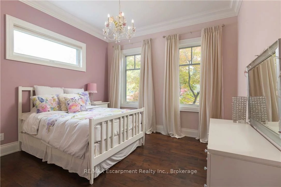 2073, Deramore, 1006 - FD Ford, Oakville