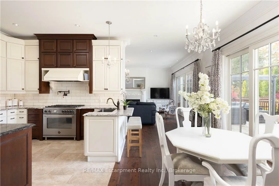 2073, Deramore, 1006 - FD Ford, Oakville