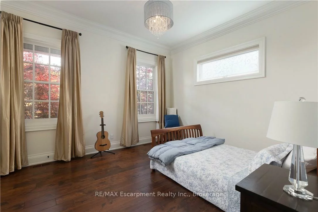 2073, Deramore, 1006 - FD Ford, Oakville