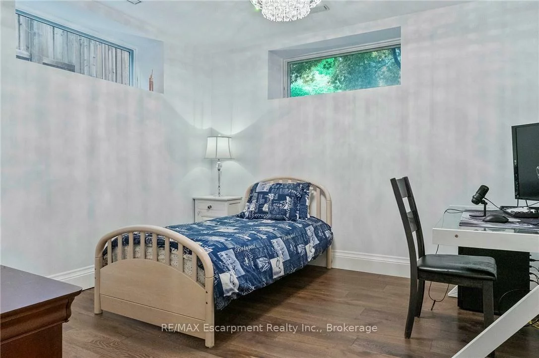 2073, Deramore, 1006 - FD Ford, Oakville