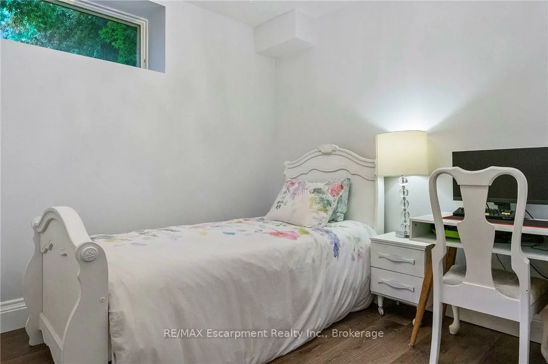 2073, Deramore, 1006 - FD Ford, Oakville