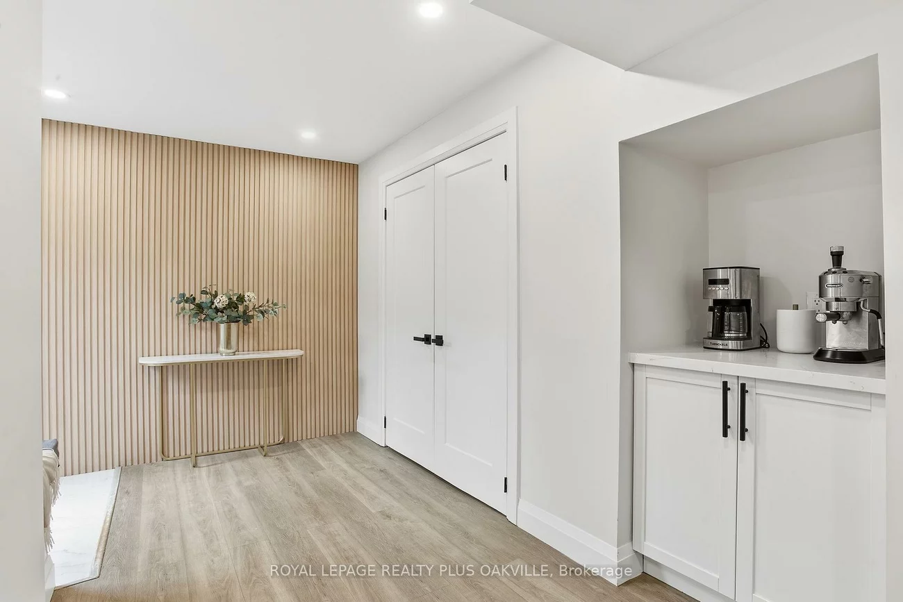 3488, Rebecca, 1001 - BR Bronte, Oakville