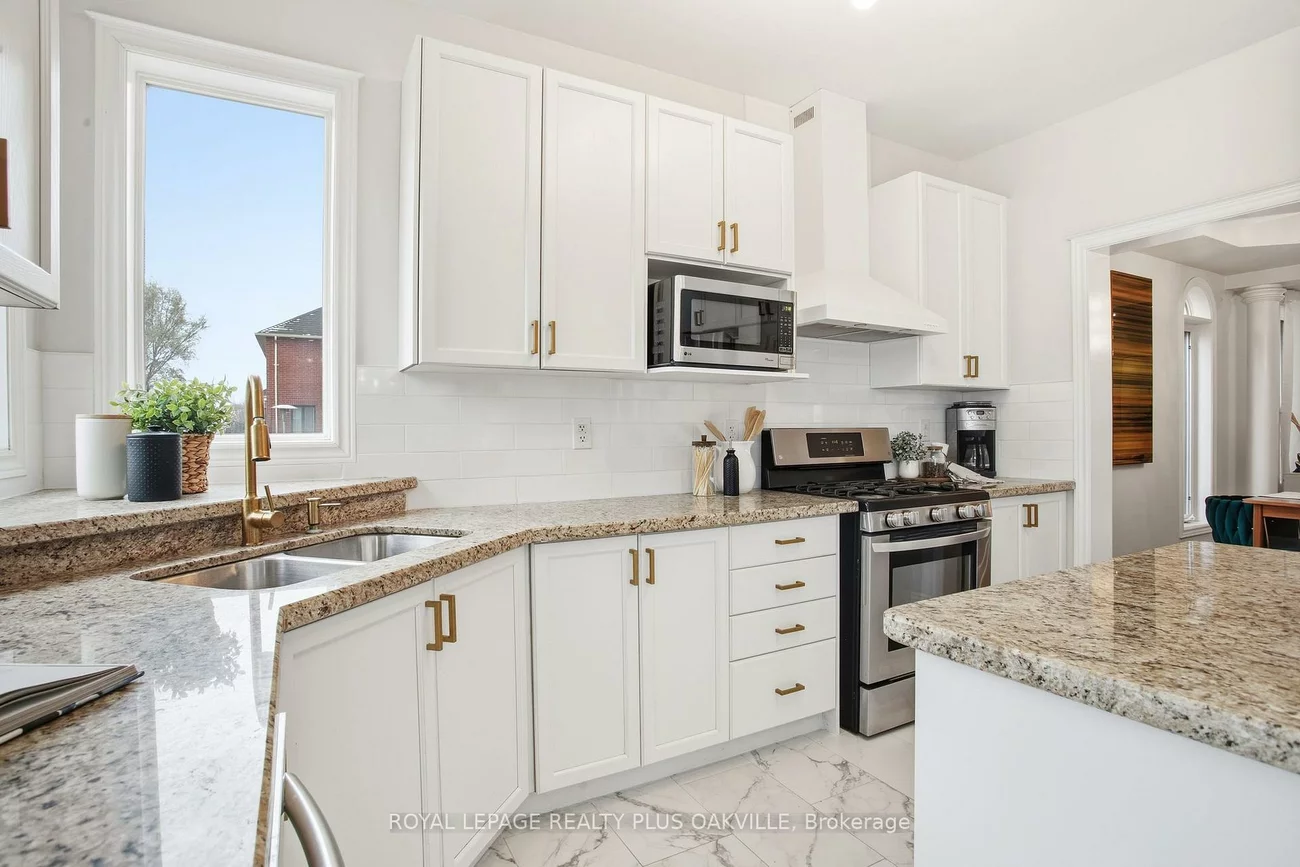 3488, Rebecca, 1001 - BR Bronte, Oakville