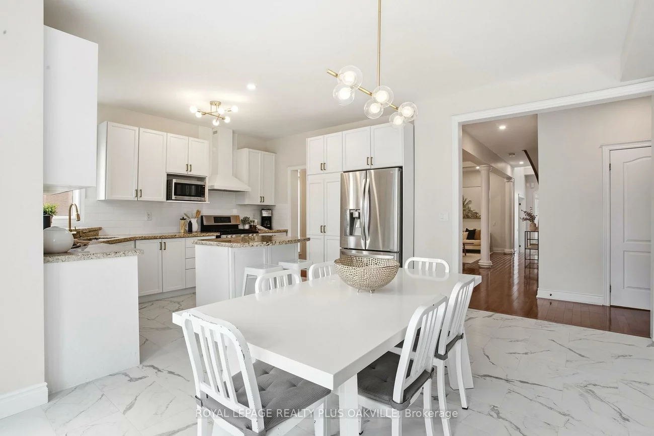 3488, Rebecca, 1001 - BR Bronte, Oakville