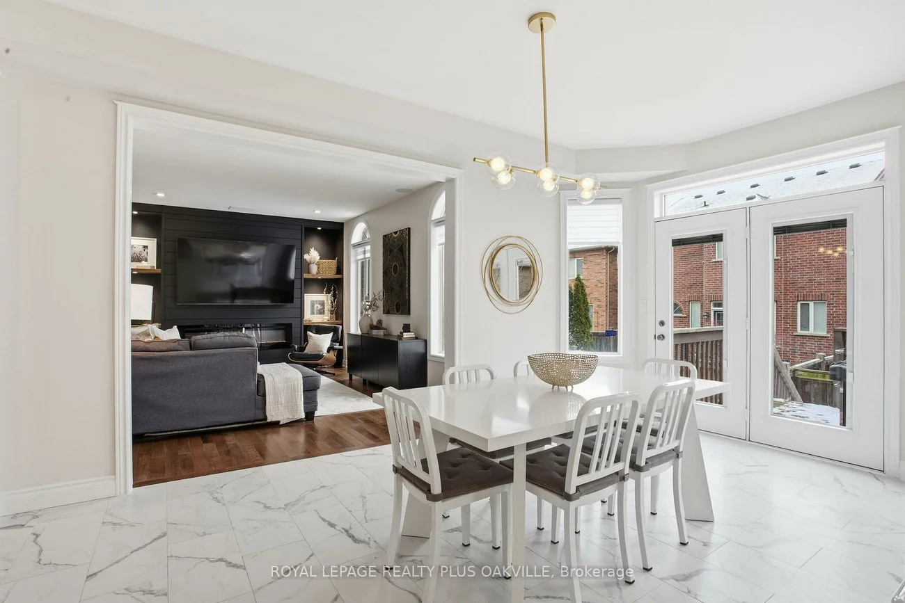 3488, Rebecca, 1001 - BR Bronte, Oakville