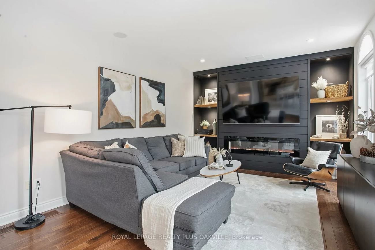 3488, Rebecca, 1001 - BR Bronte, Oakville