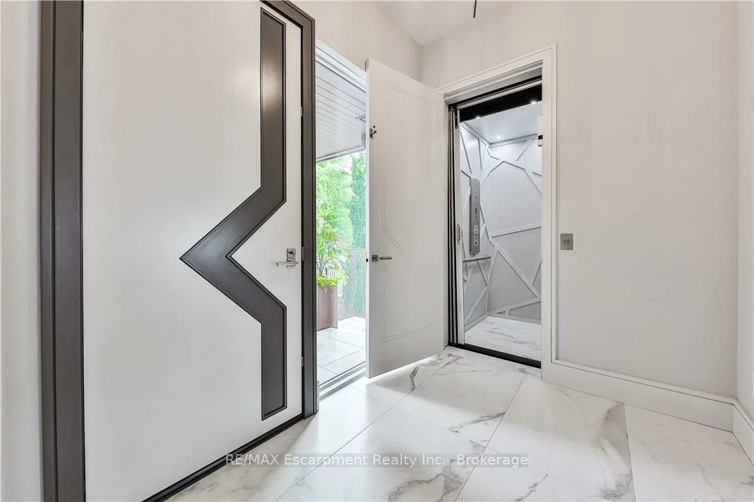 2250, Chancery, 1006 - FD Ford, Oakville