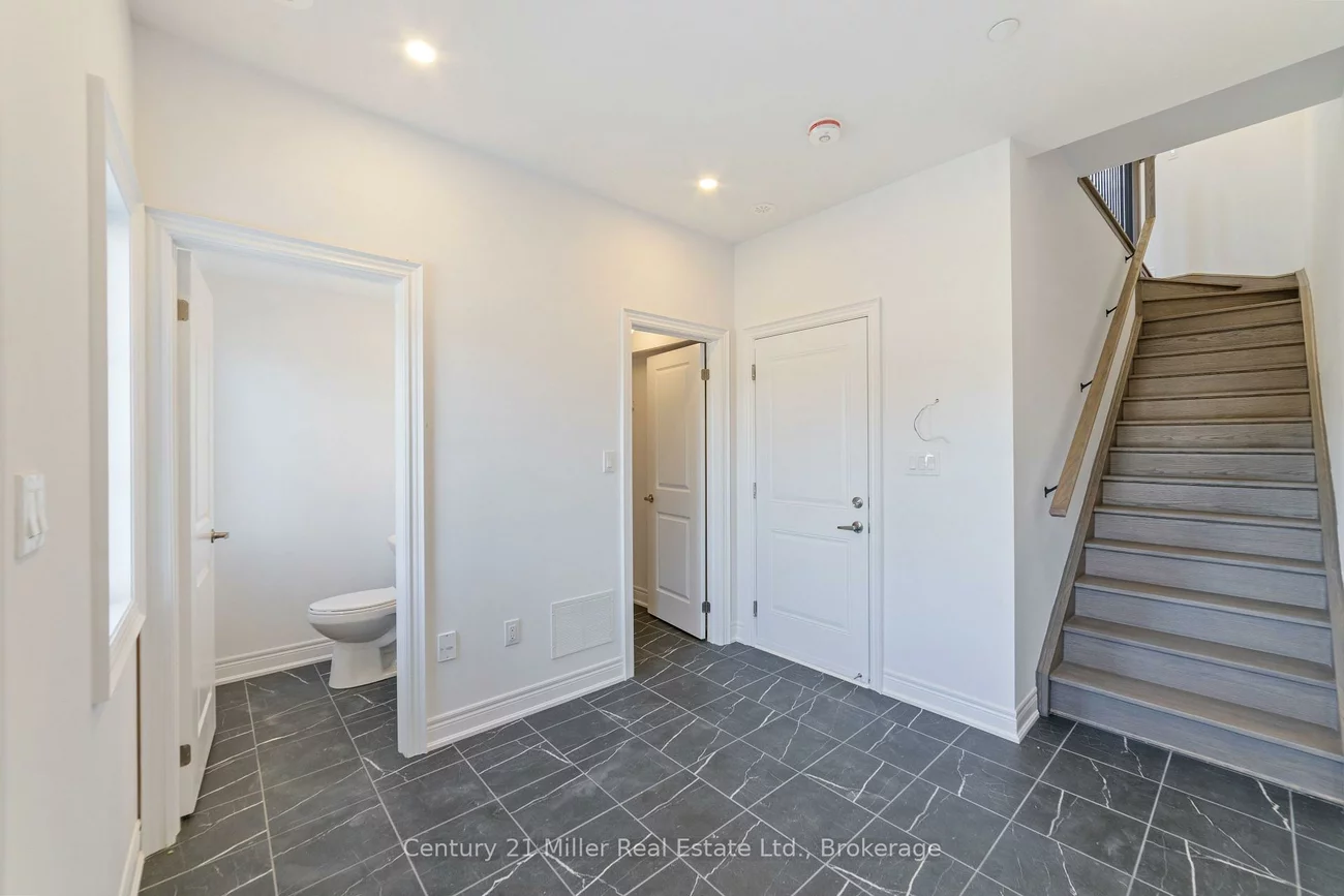 2140, Trafalgar, 1015 - RO River Oaks, Oakville