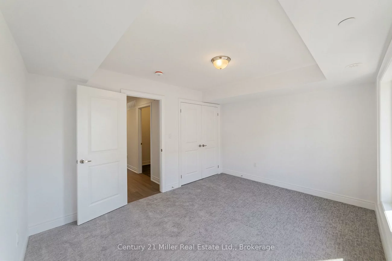 2140, Trafalgar, 1015 - RO River Oaks, Oakville