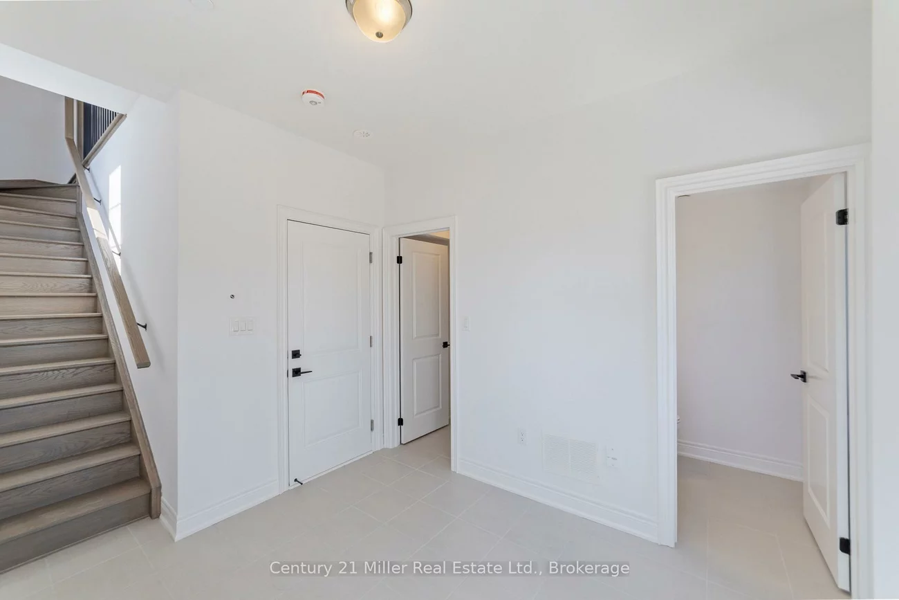 2140, Trafalgar, 1015 - RO River Oaks, Oakville